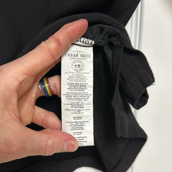 URBAN HAUS BLACK BLOUSE - Picture 3 of 4